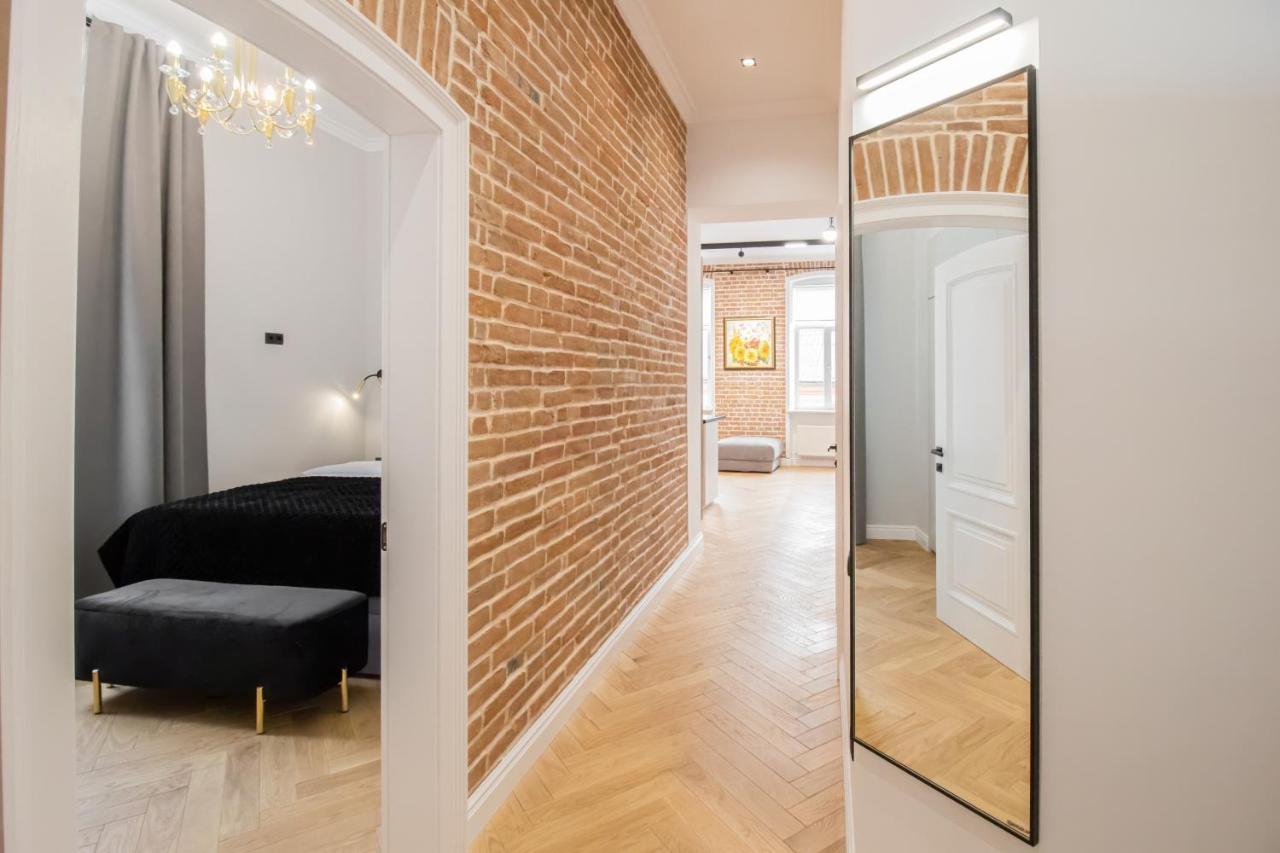 Seveneleven Apartments Черновцы Экстерьер фото