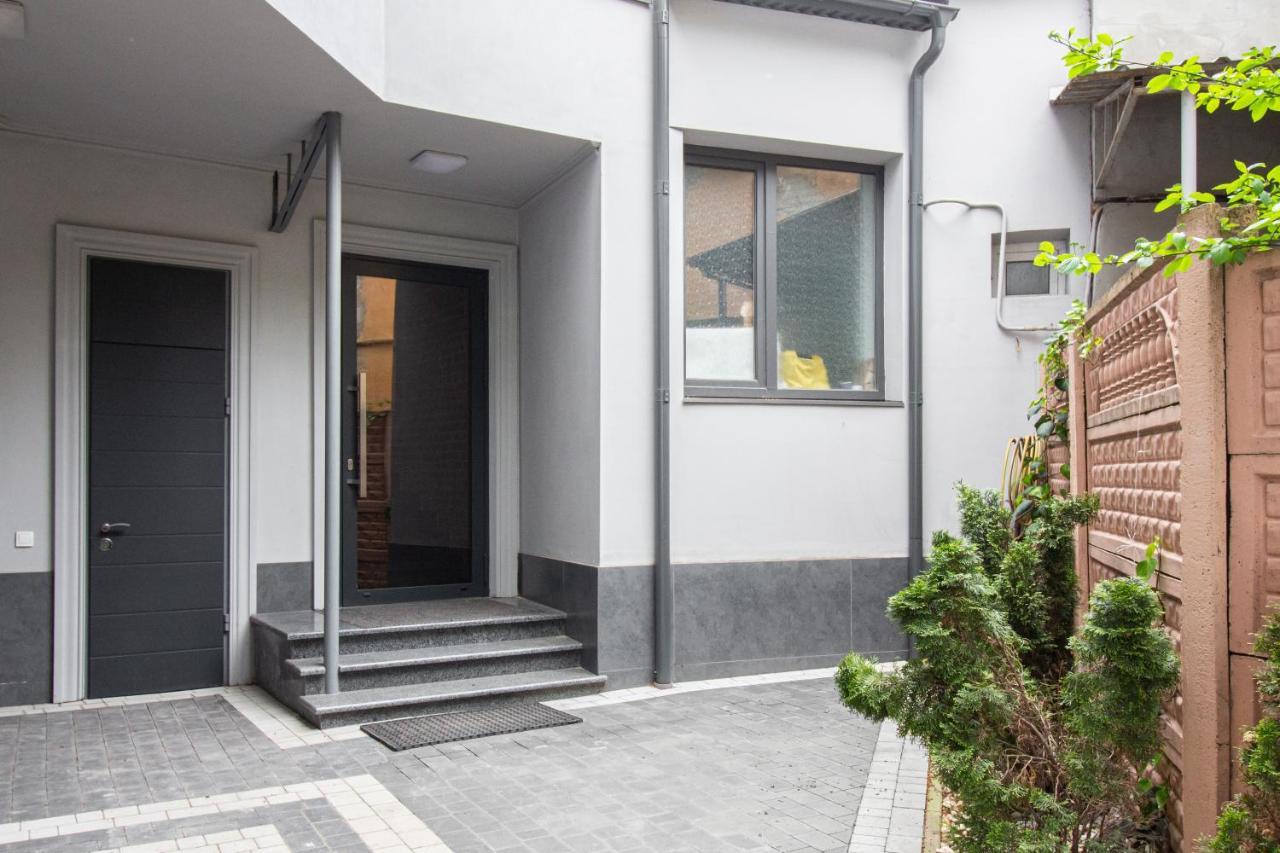Seveneleven Apartments Черновцы Экстерьер фото