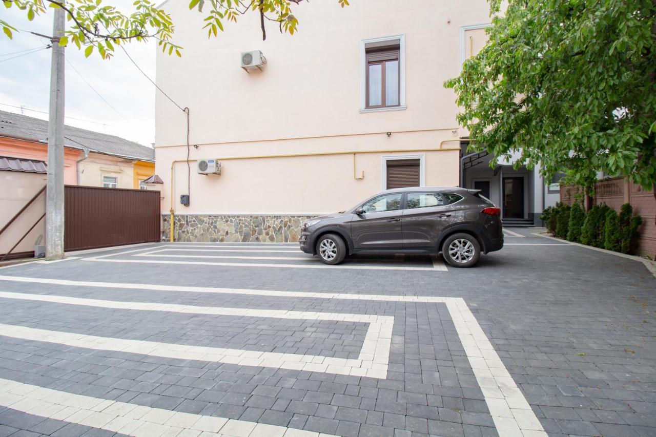 Seveneleven Apartments Черновцы Экстерьер фото