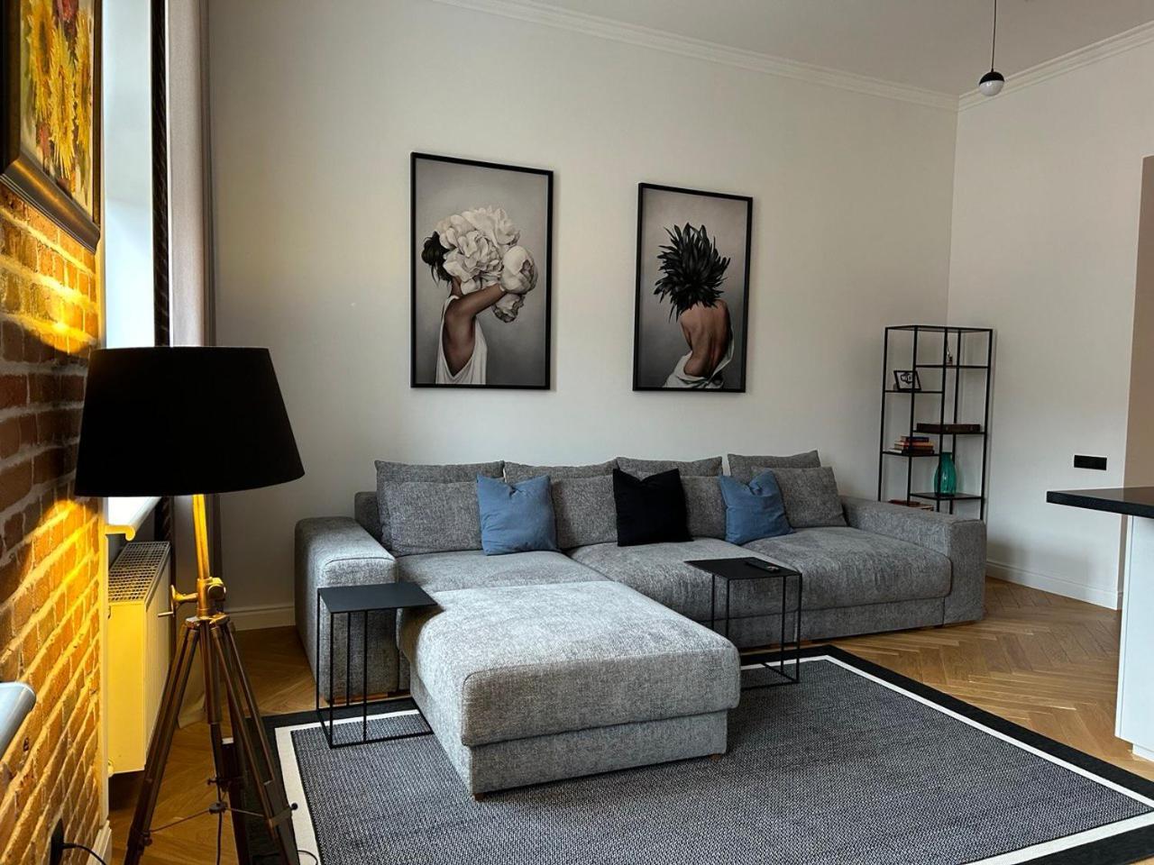 Seveneleven Apartments Черновцы Экстерьер фото