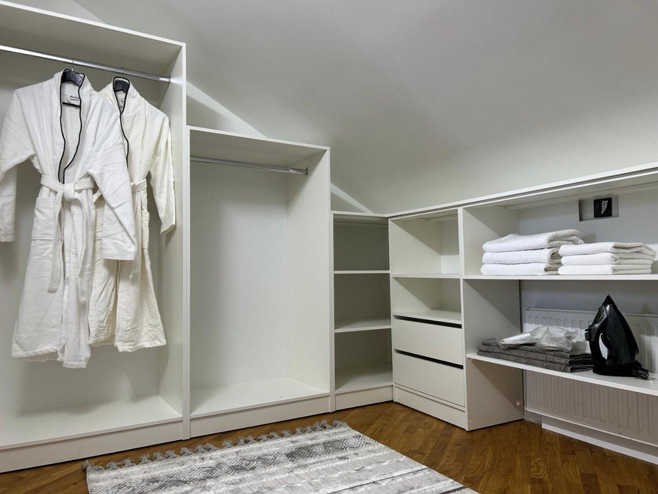 Seveneleven Apartments Черновцы Экстерьер фото