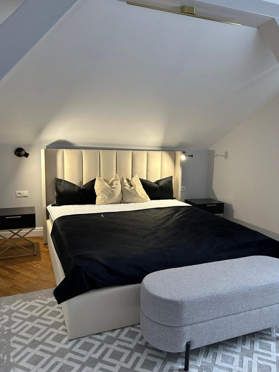 Seveneleven Apartments Черновцы Экстерьер фото