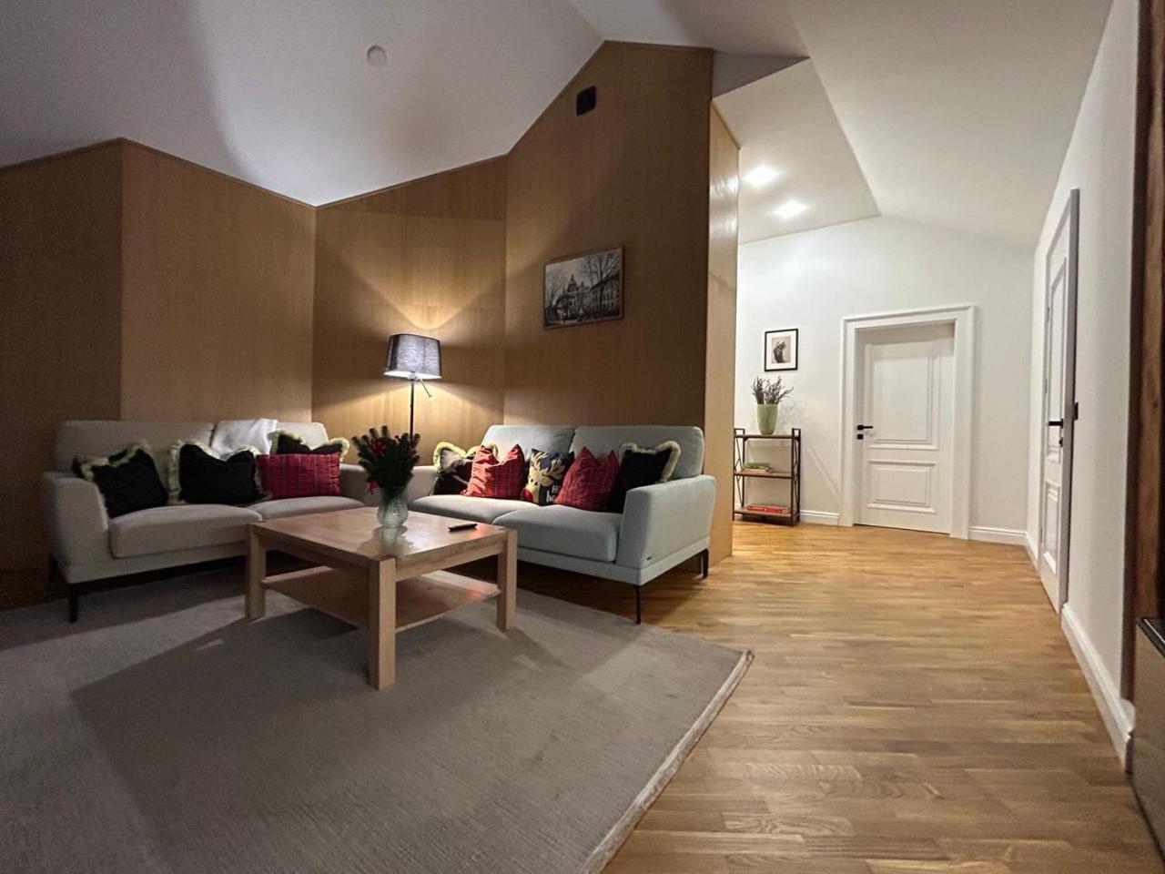 Seveneleven Apartments Черновцы Экстерьер фото
