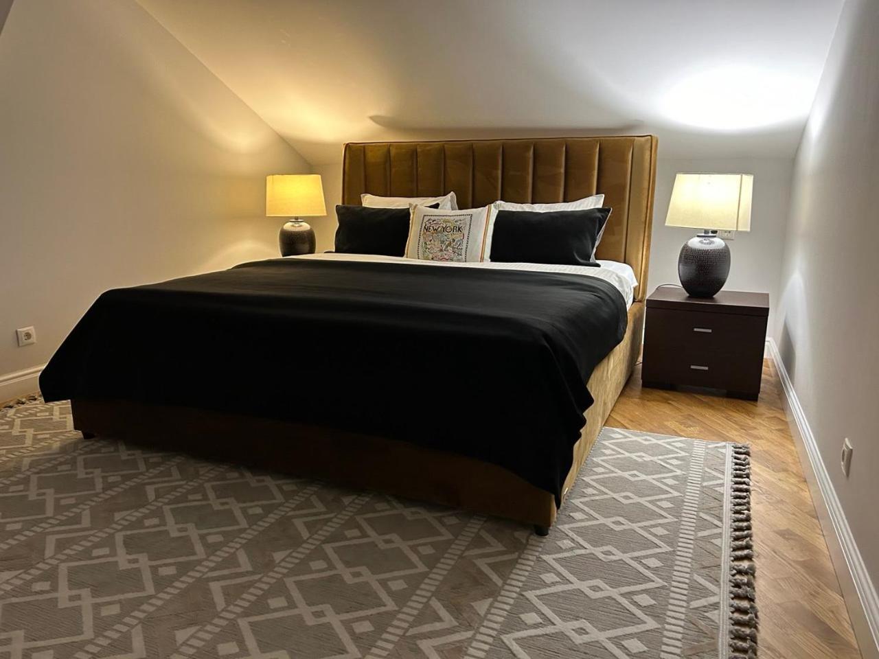Seveneleven Apartments Черновцы Экстерьер фото